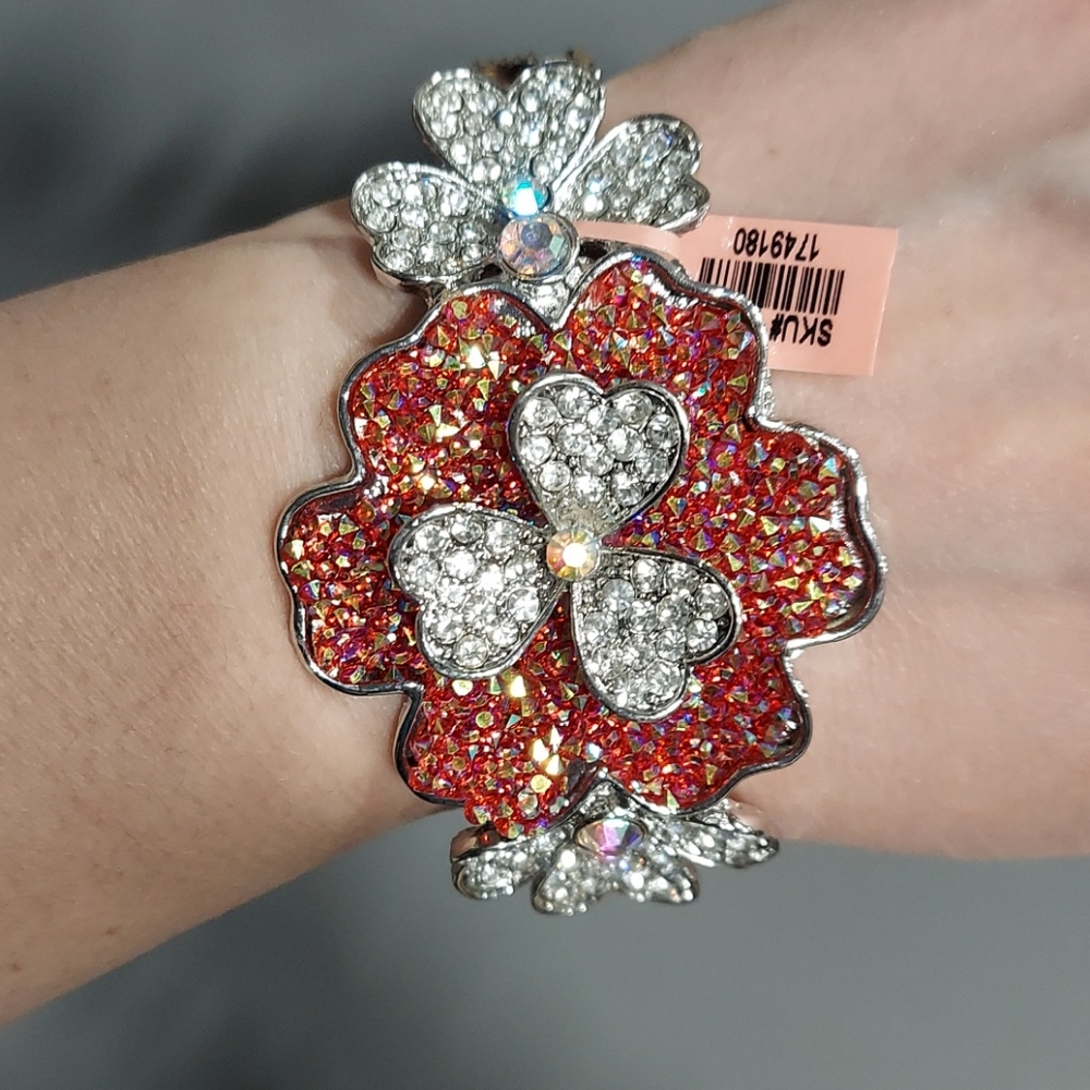 Flower bracelet